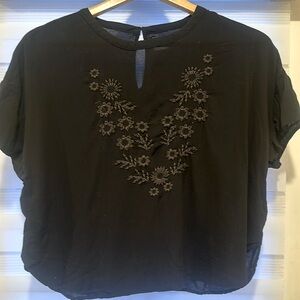 Lucky Brand Women’s short sleeve crew neck drop shoulder boyfriend top. Size S